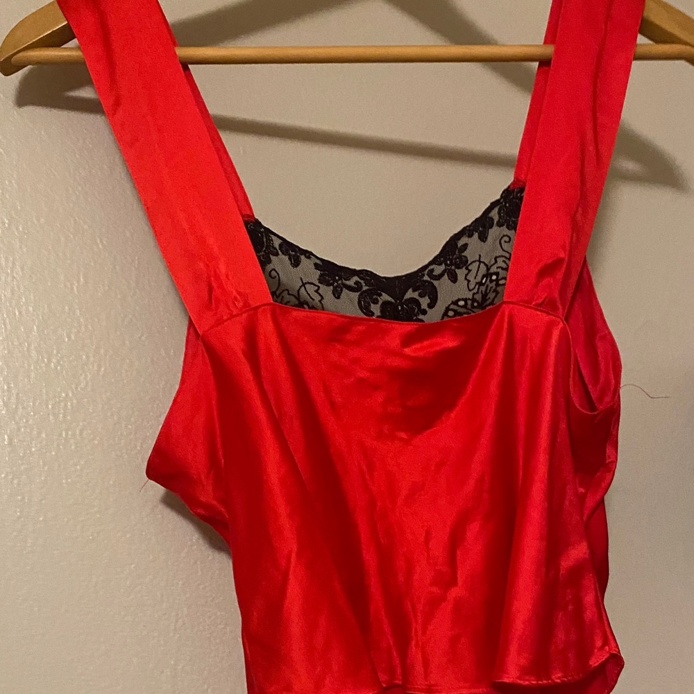 Gold Label 100% Silk Victoria’s Secret Red Camisole with Black Lace Trim - Picture 4 of 5